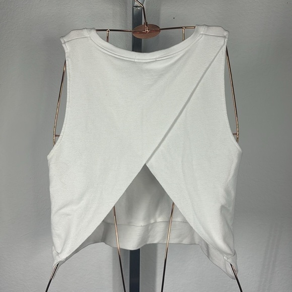 Samantha Eng. white sleeveless white tank with criss cross open back - Picture 3 of 4